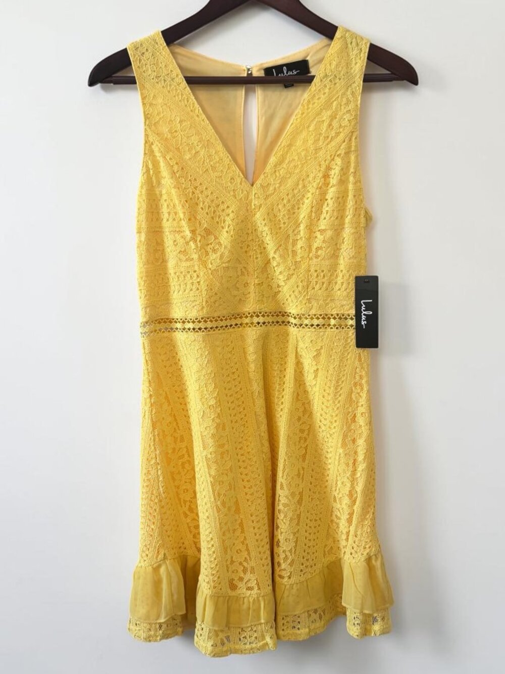 Lulus Yellow Lace Ruffle Hem Sleeveless Dress Size Medium NWT